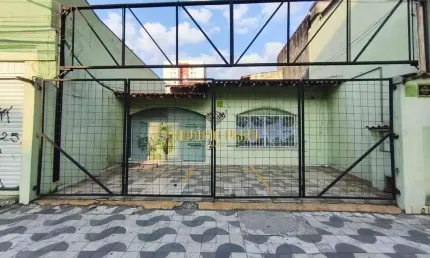 Casa à venda na Avenida Armando Salles de Oliveira, Parque Suzano, Suzano