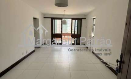 Apartamento 3 quartos espaçoso com dependência na Barra.