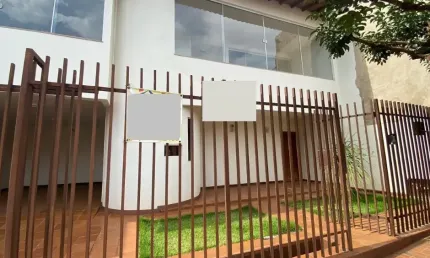 Casa à venda com 3 dormitórios e 2 vagas em cambará - pr