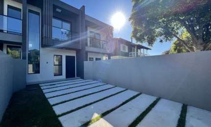 Casa / Sobrado para Venda em Florianópolis, São João do Rio Vermelho, 3 dormitórios, 1 suíte, 2 banheiros, 2 vagas