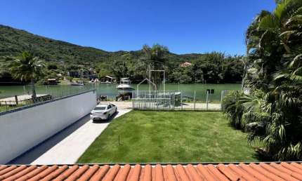 Casa para Venda em Florianópolis, Barra da Lagoa, 5 dormitórios, 3 suítes, 4 banheiros, 6 vagas