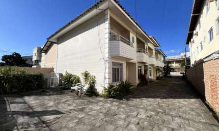 Casa / Sobrado para Venda em Florianópolis, Ingleses do Rio Vermelho, 2 dormitórios, 2 suítes, 2 banheiros, 1 vaga