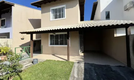 Casa / Sobrado para Venda em Florianópolis, São João do Rio Vermelho, 3 dormitórios, 2 suítes, 3 banheiros, 2 vagas