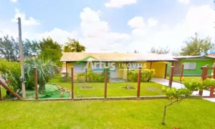 Casa com 3 quartos à venda no Jardim Atlântico, Tramandaí  por R$ 360.000
