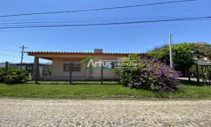 CASA AMPLA PRÓXIMO À PLATAFORMA DE PESCA DE TRAMANDAÍ