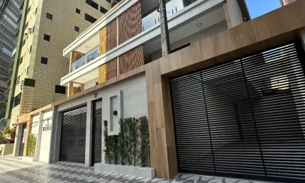 Sobrado Triplex com 2 Suítes 80 m² 1 Vaga de Garagem – Fino Acabamento – Praia Grande/SP
