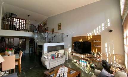 Casa para Venda em Nova Iguaçu, Posse, 4 dormitórios, 1 suíte, 5 banheiros, 4 vagas