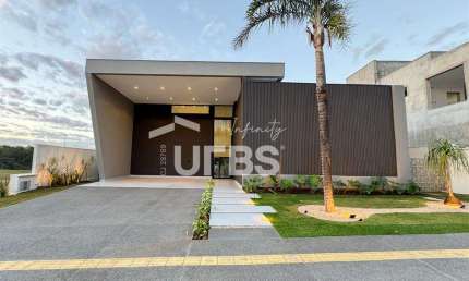 Casa em condomínio fechado com 4 quartos à venda na Rua Cs3, S/N, Parque Cidade, Goiânia