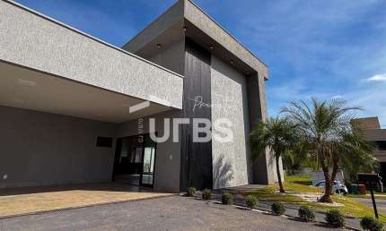 CASA TÉRREA DE ALTO PADRÃO – JARDINS CAPRI | Goiânia/GO