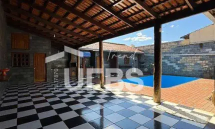 OPORTUNIDADE DE CASA SOZINHA NO LOTE NO SETOR FAIÇALVILLE