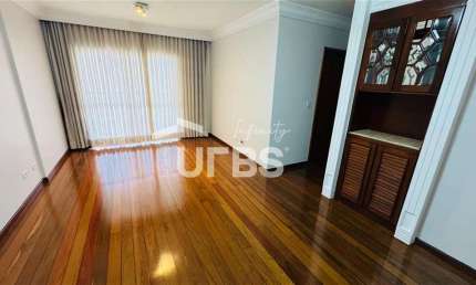 Apartamento de 115 m² privativos, 3 quartos sendo 1 suíte + dependência de empregada.