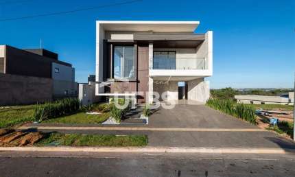 Sobrado de altíssimo padrão Jardins Capri  259m² de terreno 231m² de construção