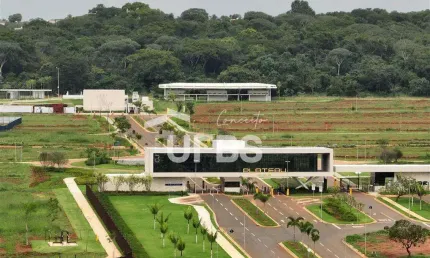 LOTE PLATEAU D`OR UNIQUE - PROXIMO AO CAMPO DE FUTEBOL