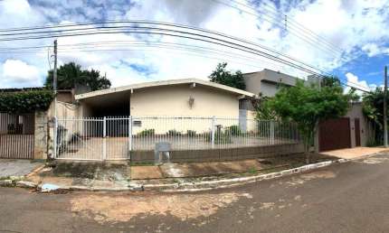 Casa à Venda no Setor Sul - Imóvel Perfeito para Reforma e Personalização