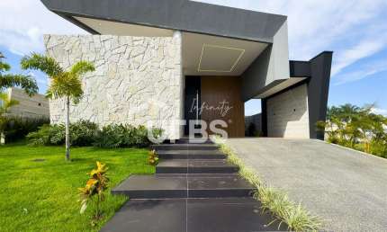 Belíssima Casa Térrea Assinada por Leandro Francis (Estúdio LF Arquitetura)
