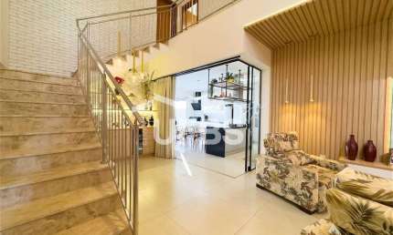 Sobrado em condominio fechado no Jardins Veneza com 3 suites - MOBILIADO