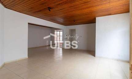Casa com 3 quartos à venda na Rua 10, Setor Central, Goiânia