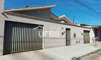 Casa com 3 quartos à venda na Rua 611, Setor São José, Goiânia