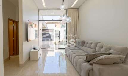 Casa com 3 quartos à venda na Rua Cedro, 25, Santa Genoveva, Goiânia