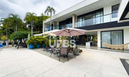Sobrado de Luxo - 640 m²  - Vista Panorâmica para Goiânia