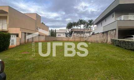 Terreno amplo em condomínio fechado nos Jardins Verona, Goiânia!