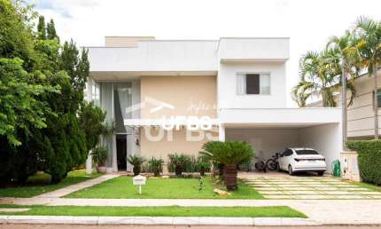 Casa em condomínio fechado com 4 quartos à venda na Rua SB 27, 00, Loteamento Portal do Sol II, Goiânia