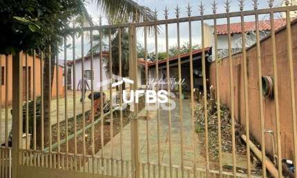 Casa com 3 quartos à venda na Rua 260, 352, Setor Coimbra, Goiânia