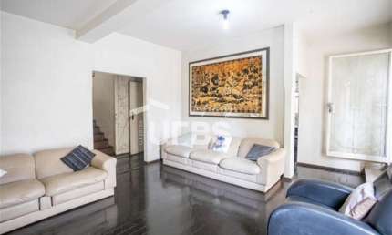 Casa com 7 quartos à venda na Rua 32 A, 185, Setor Aeroporto, Goiânia