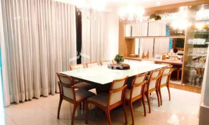 Sobrado com 134 m², 3 suites, churrasqueira a carvao, completa em armario