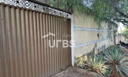 Casa com 3 quartos à venda na Rua FL20, 19, Parque das Flores, Goiânia
