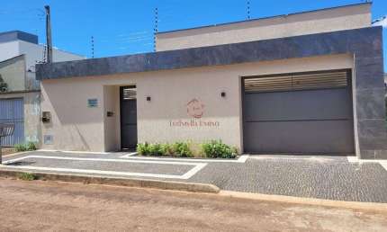 Casa alto padrão 3 suítes na 304N com piscina, energia solar e armários