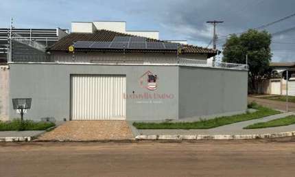 Casa geminada de 3 quartos com energia solar na 604 Norte