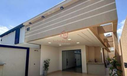 Moderna Casa na 505 Sul com Piscina, Varanda Gourmet e 3 Suítes