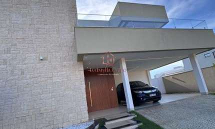 Casa no Alphaville 1 com 4 Suítes, Piscina, Home Cinema e Energia Solar