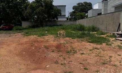 Lote nascente de 603m² no Caribe Golf, próximo ao clube