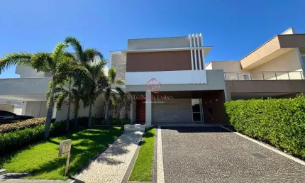 Sobrado mobiliado com 4 suítes e piscina aquecida no Aldeia do Sol