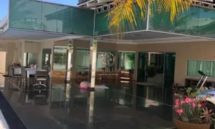 Casa térrea de esquina na 303 sul com lazer completo