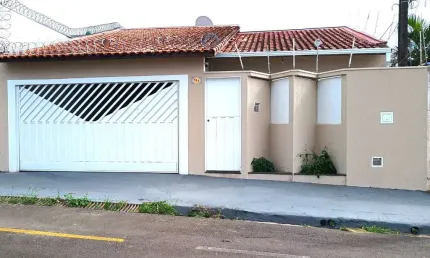 Versátil casa tipo para venda em prolongamento jardim doutor antônio petráglia com 3 quartos, sendo 1 suíte, 183m²
