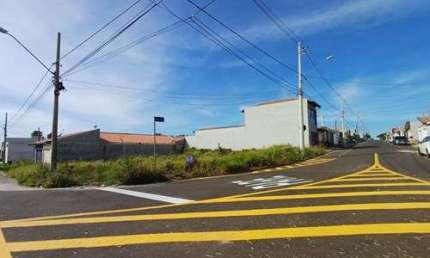 Atraente terreno residencial para venda em Jardim Noêmia, 268m²