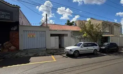 Confortável casa de vila para venda com 2 quartos, 199m²