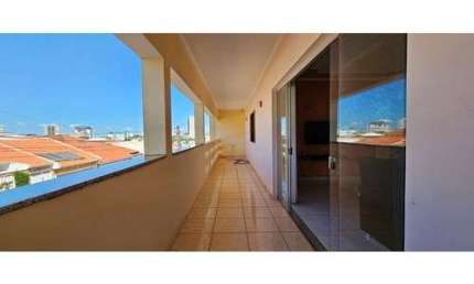 Funcional casa de vila para venda com 5 quartos, sendo 3 suítes, 392m²