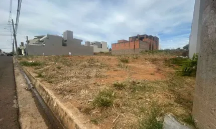 Versátil terreno residencial para venda em jardim piratininga, 300m²