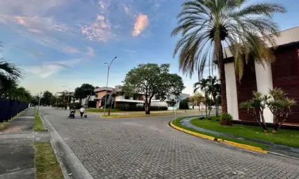 Casa de condomínio para venda com 560 metros quadrados em Coacu - Eusébio - CE
