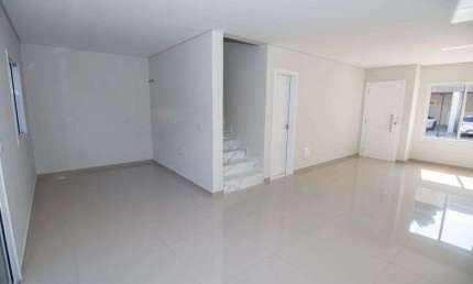 Sobrado em condomínio fechado com 3 quartos no Campo Comprido