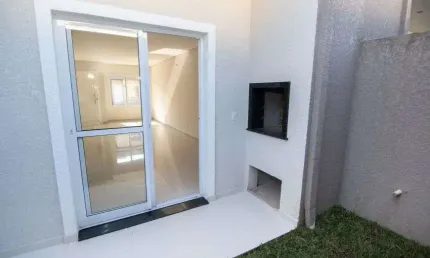 Sobrado em condomínio fechado com 3 quartos no Campo Comprido