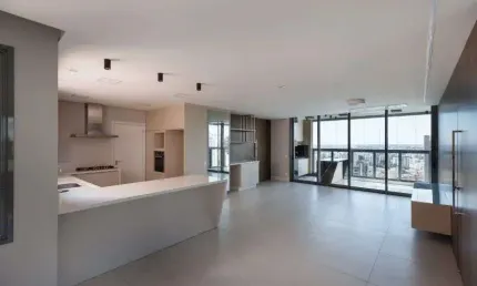 ELEGANTE APARTAMENTO MOBILIADO COM 3 SUÍTES E 3 VAGAS NO ÁGUA VERDE