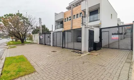 Triplex de Alto Padrão Mobiliado no Hauer – Sofisticação, Lazer Privativo e Vista Incrível te Esperam!