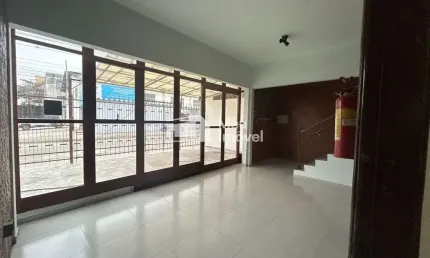 Prédio com 12 salas para alugar na Rua Irmã Emília Michelin, 74, Jardim América, São José dos Campos