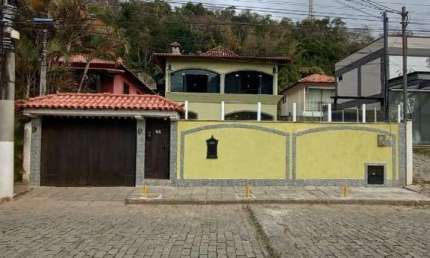 Casa com 4 quartos para alugar no Corrêas, Petrópolis 