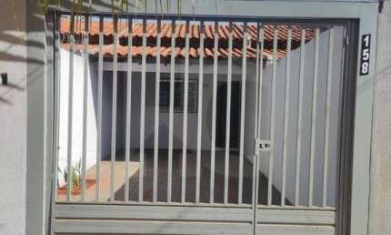 Casa com 2 quartos para alugar na Rua Alto da Lapa, 158, Jardim Centenário, Campo Grande